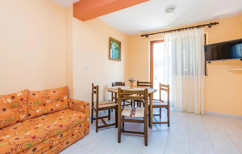 Amazing Home in Kampor With Wifi and 2 Bedrooms