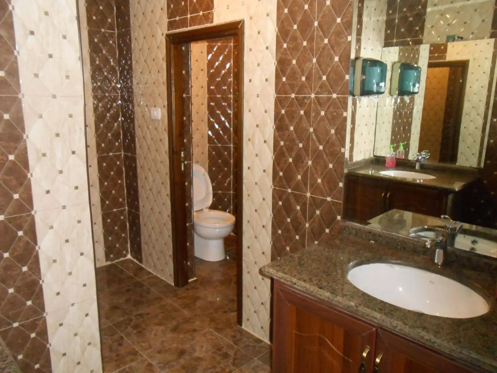 Seven Days Hotel