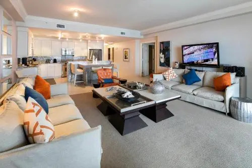 Beachfront 3Br Skyyard Ocean Views, Pool, Tv