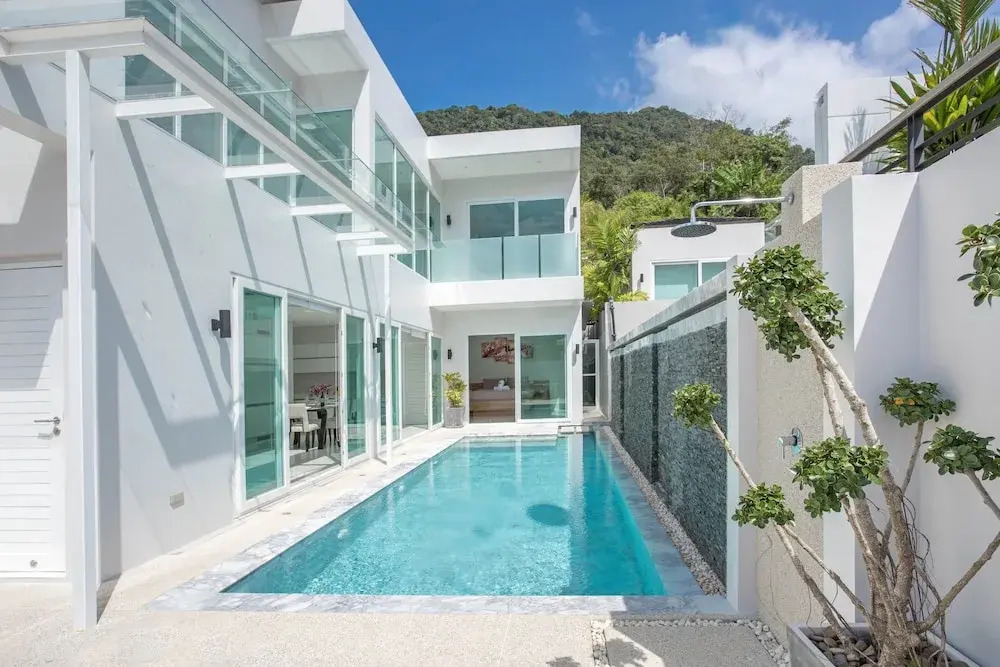 Elegant Designer 4BR Pool Villa Skylight