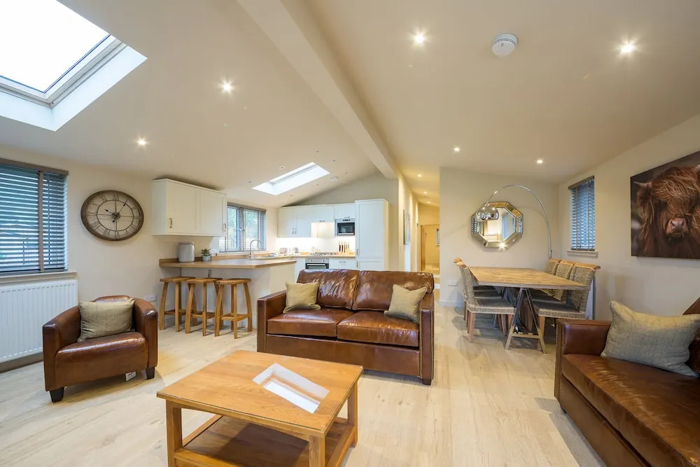 Tay Lodge, Sleep 6, Real log Stove, pet Friendly