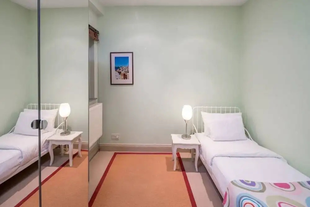 Stunning and Spacious 4 Bedroom 2 Bath in Fulham
