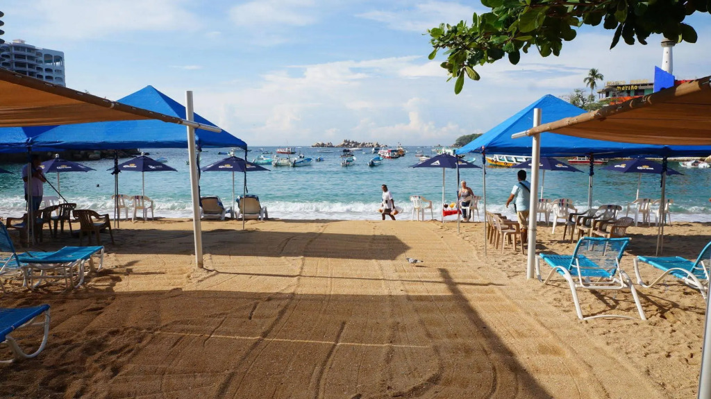 Acamar Beach Resort