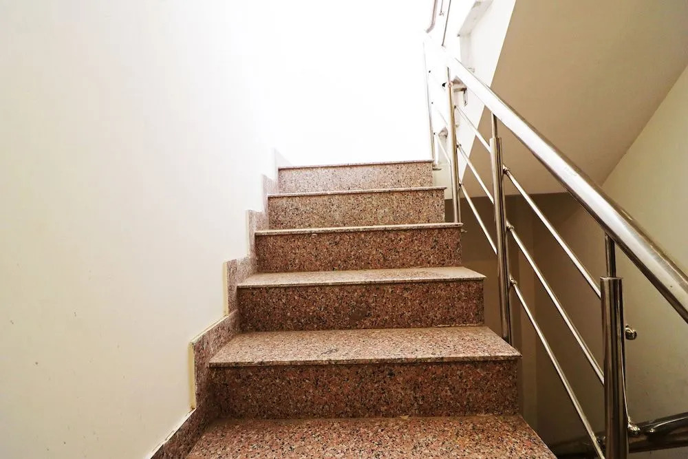 OYO 42622 Admiral Suites