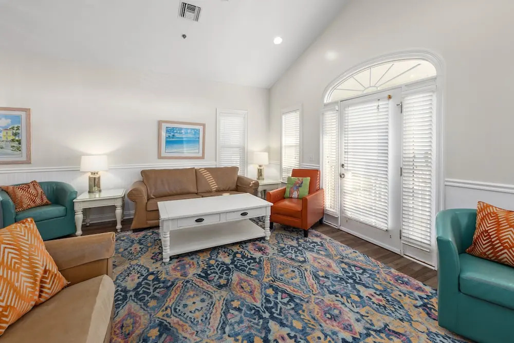 Across Street from Beach - Close to Pier Park - Sleeps 6