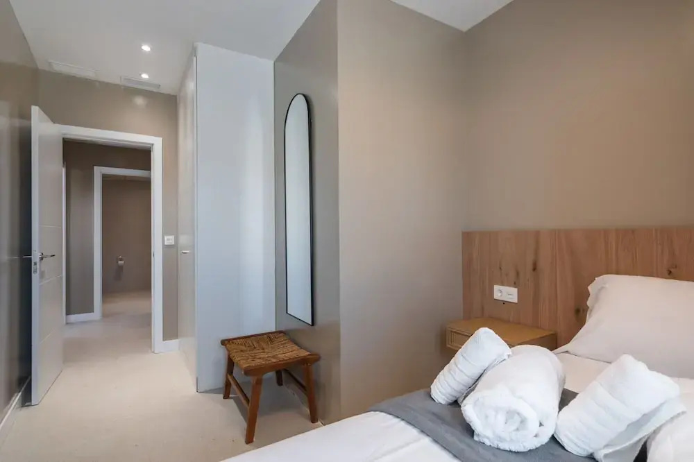 Duplex Townhouse With Balcony