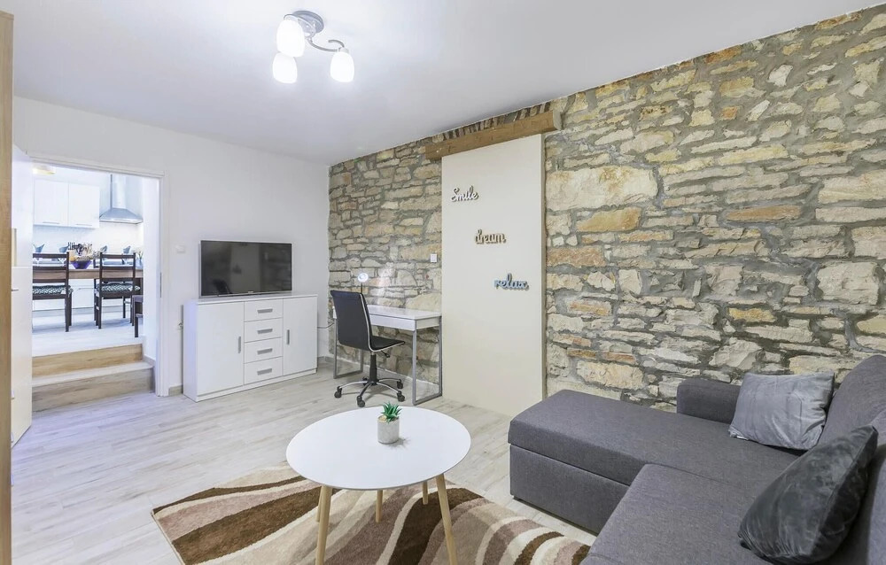 Nice Apartment in Pula With Wifi and 2 Bedrooms