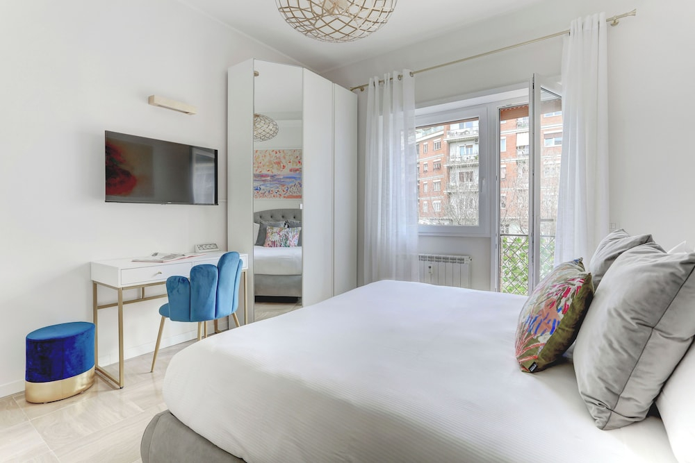 SAN GIOVANNI Appia Park - Stylish apartment with balcony - Metro A - 10 min City Center