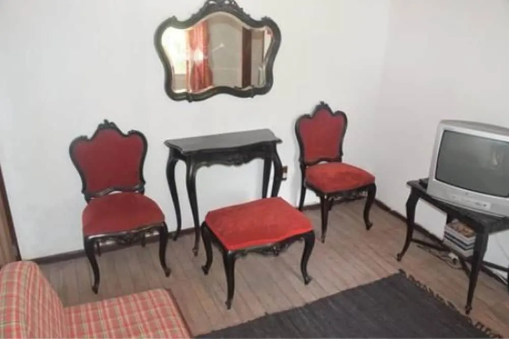 Cronos Guest House