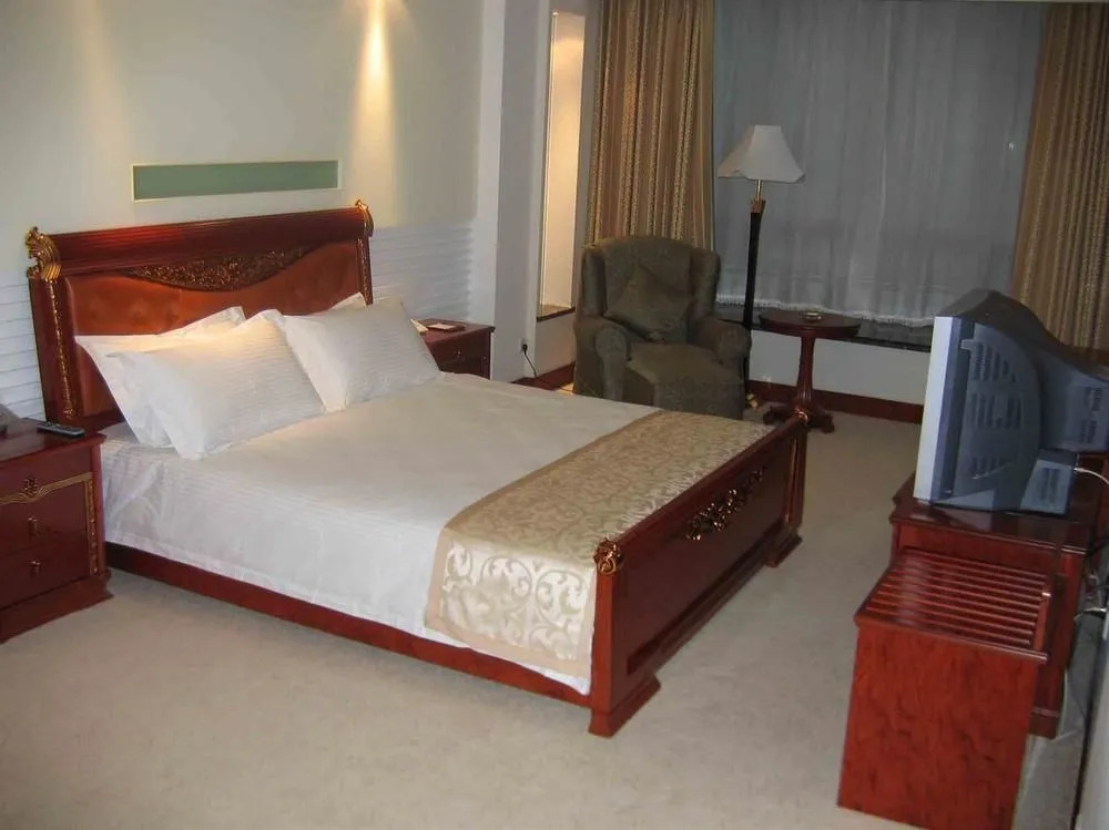 Phoenix Tree Hotel