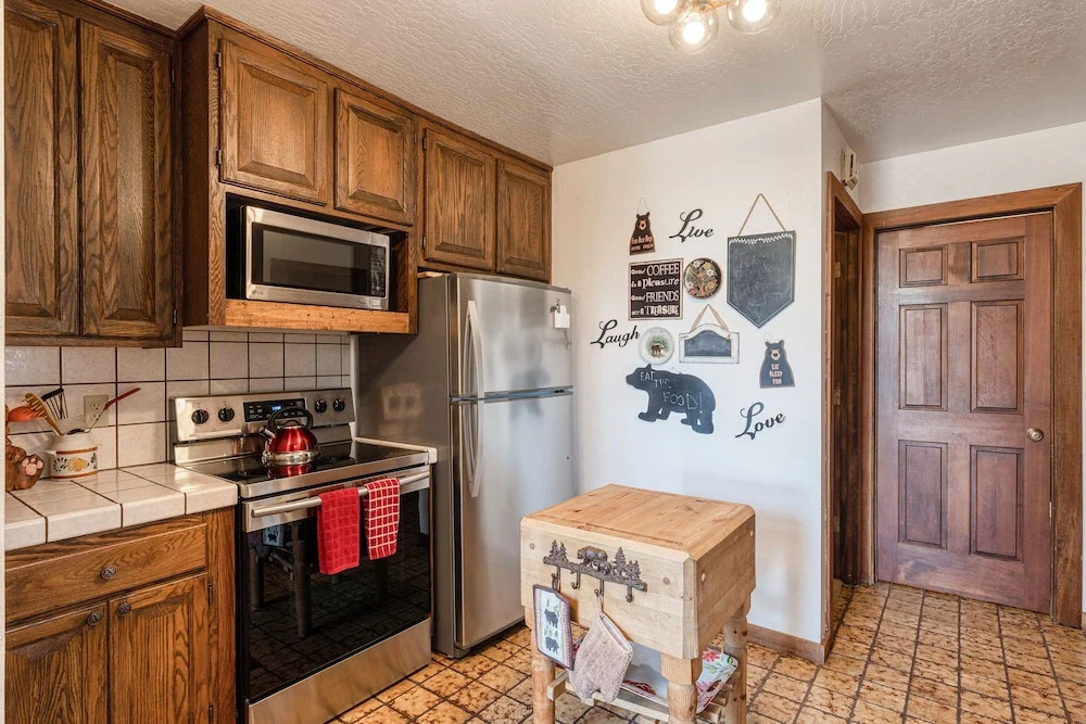 New Listing! Luxe W/ Private Master Suite 4 Bedroom Home