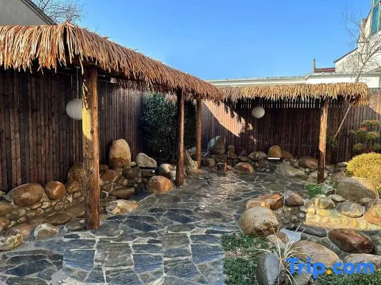 Suzhou Banshan Liyuan Hot Spring Resort Homestay (Taihu Xishan Scenic Area)