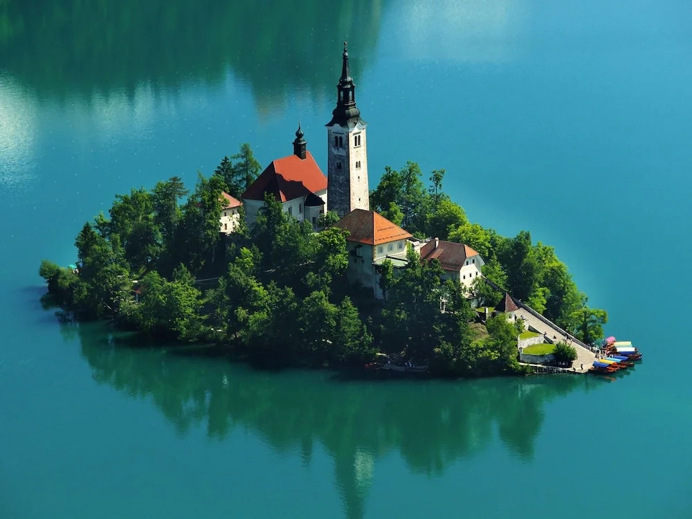 Nice Apartment Near Lake Bled With Views Over Stol Mountain