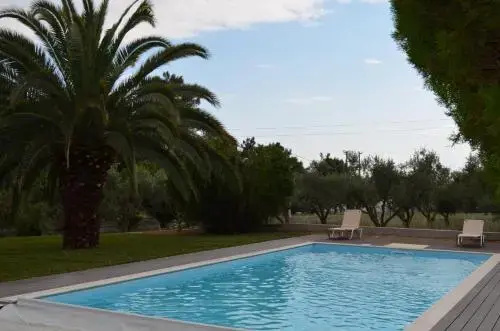 Kalisun Pool House by Georgalas