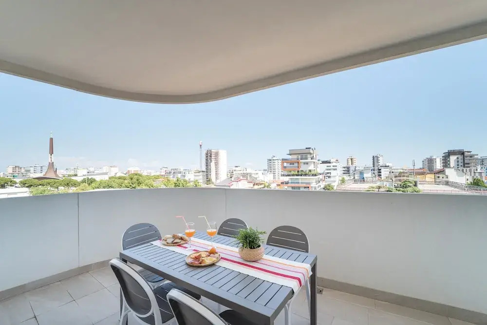 Stylish Residenza Torre Bianca 2 Bedroom Sleeps 6