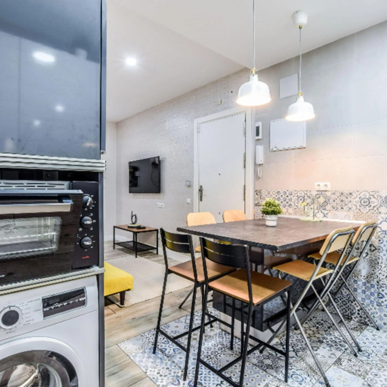 Retiro V in Madrid with 4 bedrooms and 2 bathrooms