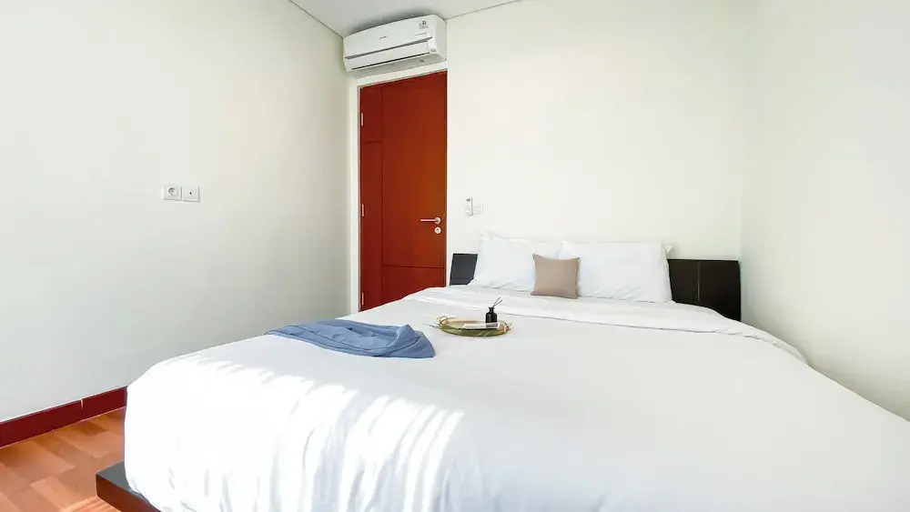Spacious 2Br Apartment With Private Lift At The Kencana Residence