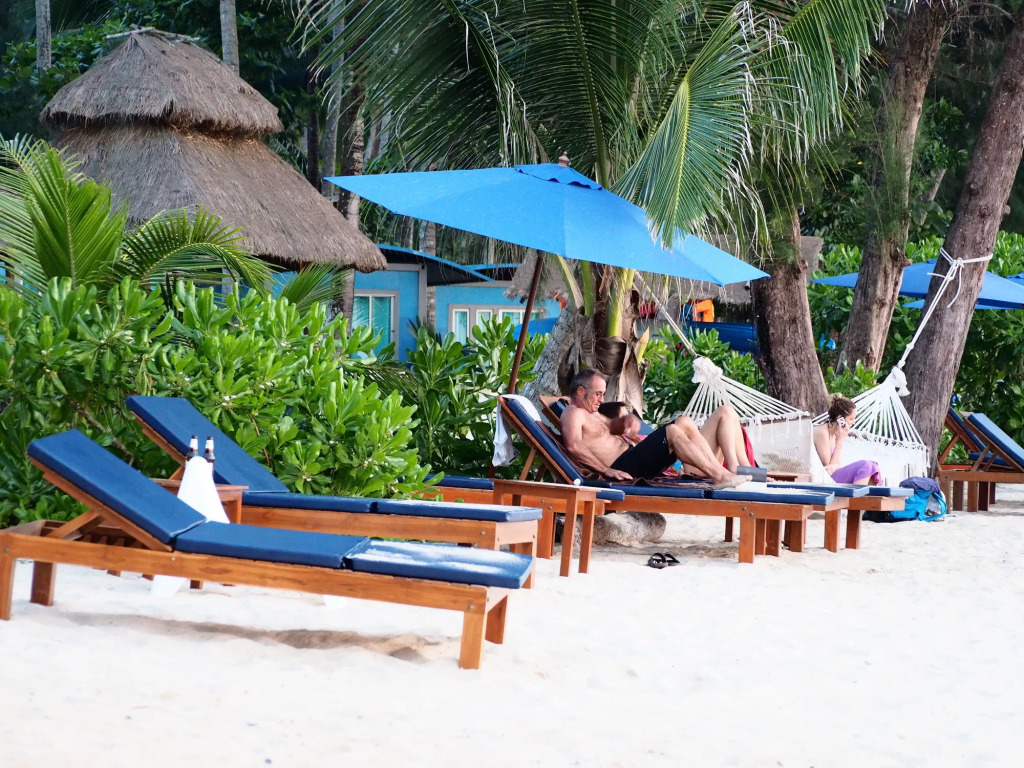 Seafar Resort