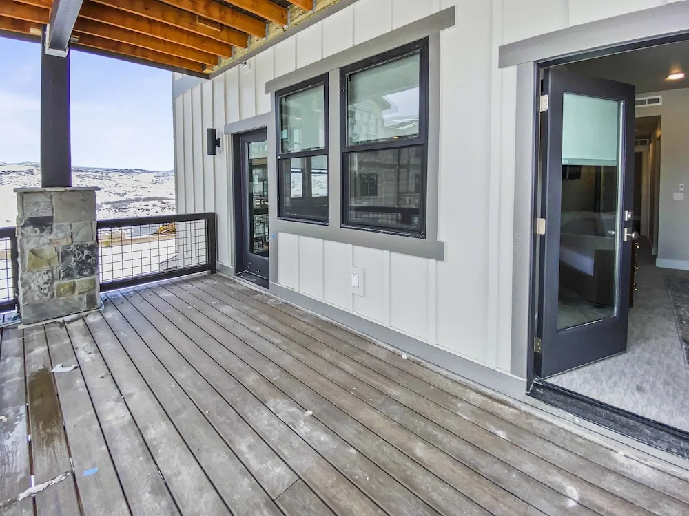 Jordanelle Mountain Paradise 204 3 Bedroom Condo by RedAwning