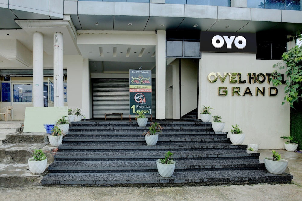 Collection O Ovel Hotel Grand