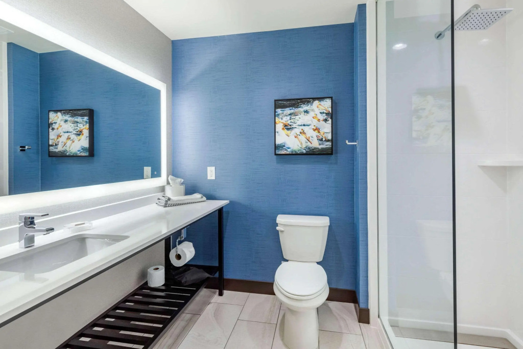Holiday Inn Express Bettendorf - Davenport NE by IHG