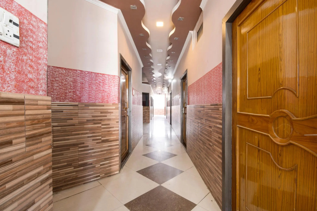 SPOT ON 72828 Hotel Jay Bhavani
