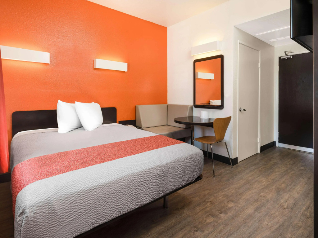 Motel 6-San Diego, CA - Downtown