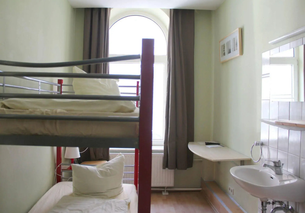 Buch-Ein-Bett Hostel
