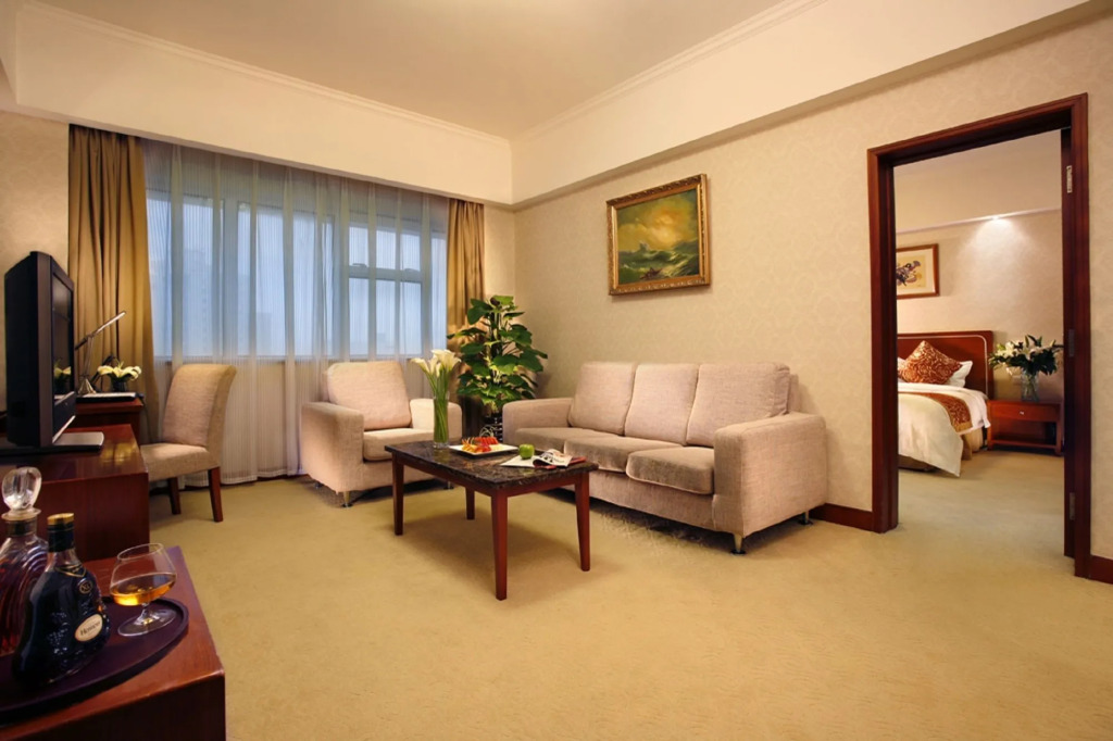 Kerren Hotel