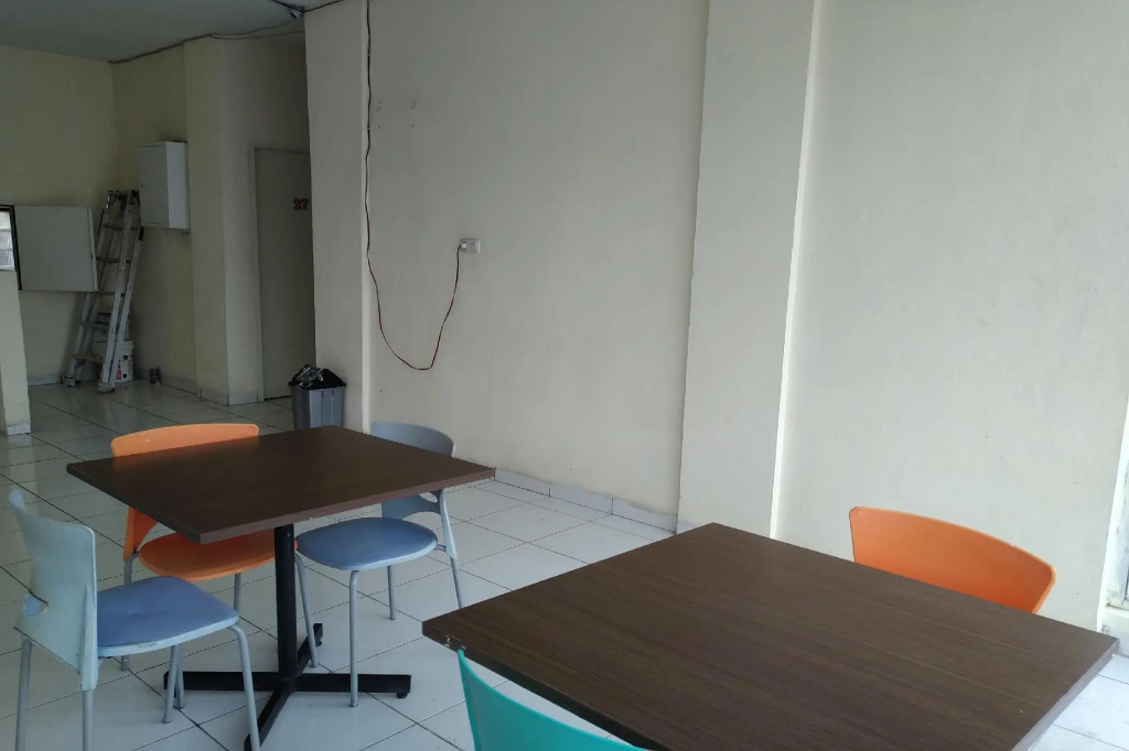 OYO 3499 J8 Hotel