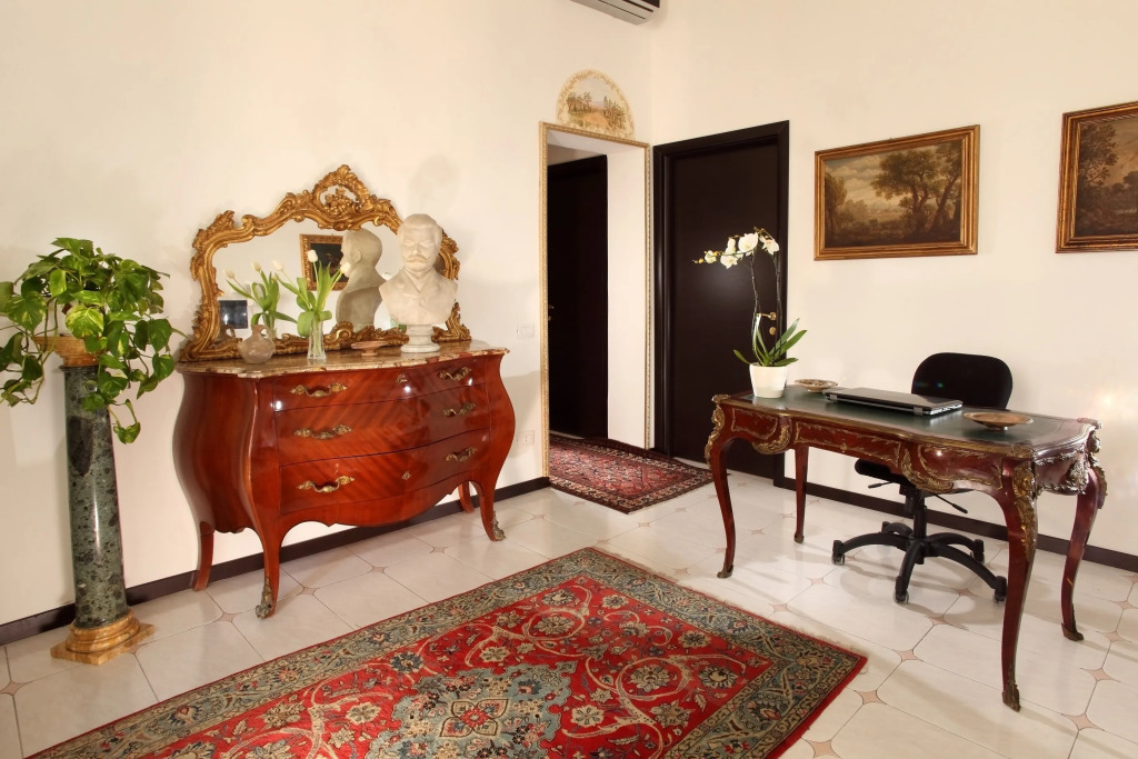 Roma Central Guest House