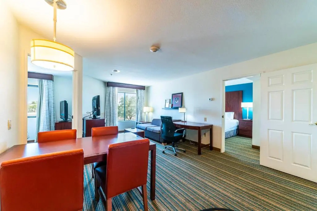 Metro PHX Upstairs 2bd sleeps 6 heated pool PETS ALLOWED