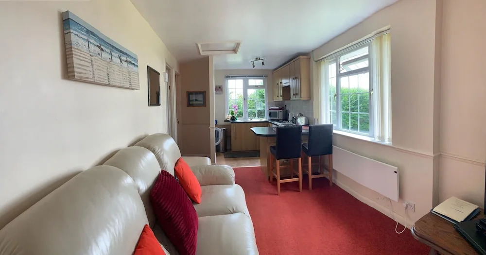 2 Bedroom Chalet - Praa Sands, Cornwall
