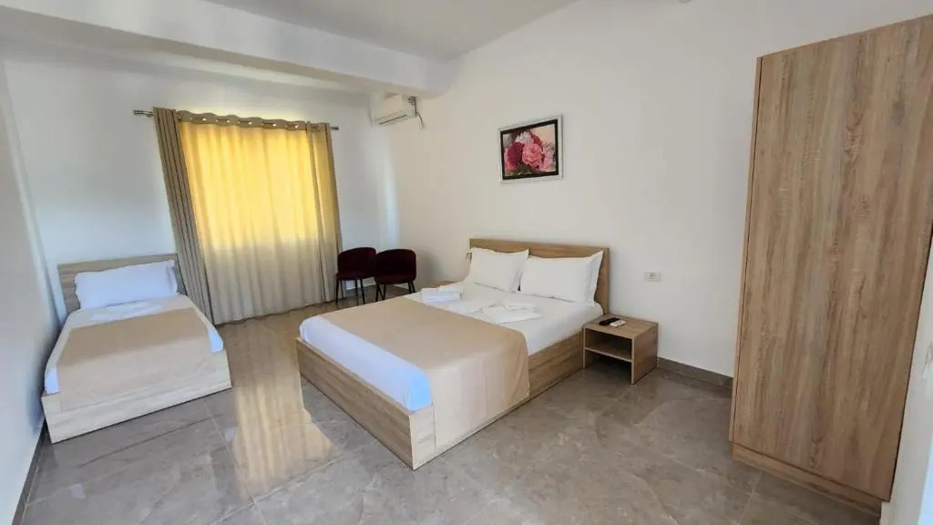 Sweet Hotel