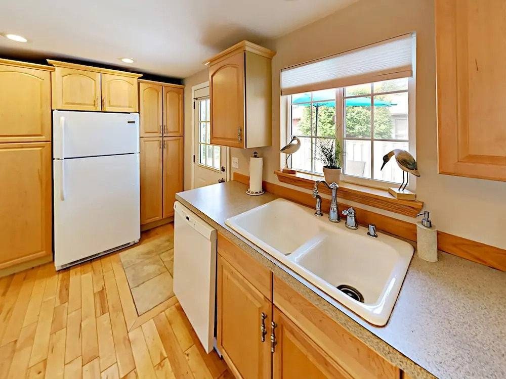 1638 S Edgewood St Home 3 Bedrooms 1 Bathroom Home