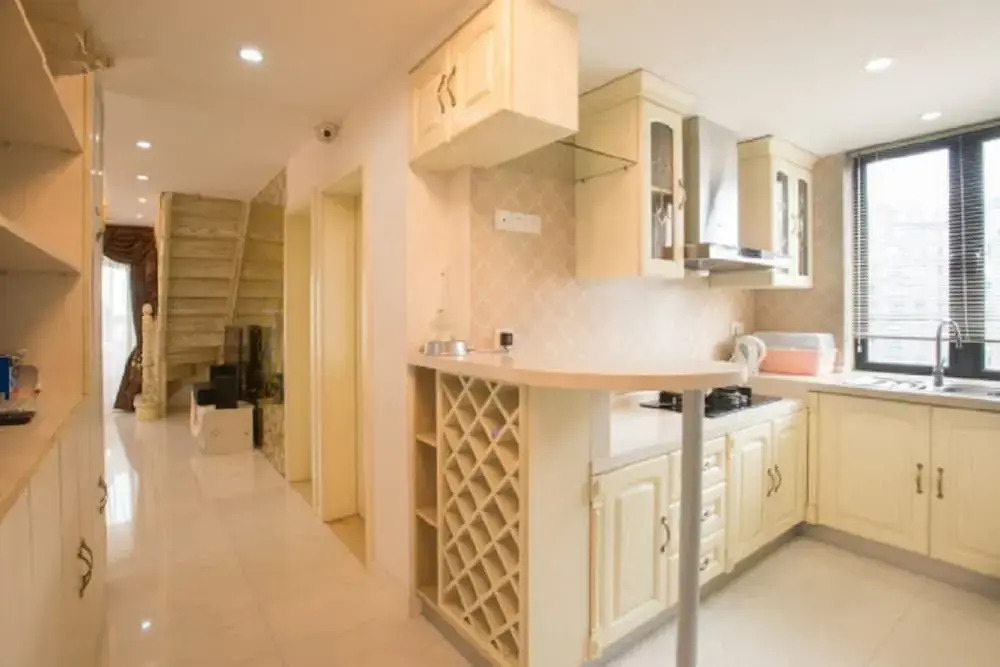 Jhouse Hongqiao Duplex Apartment