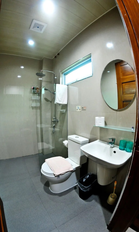 Four Thirteen Suites