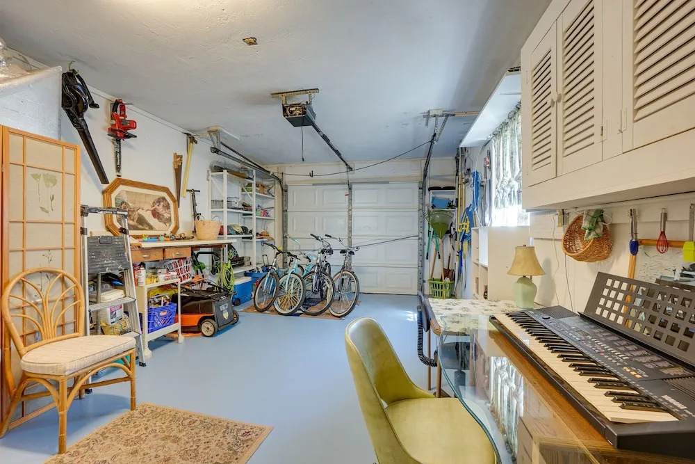 Palm Harbor Rental w/ Private Pool: 3 Mi to Beach!