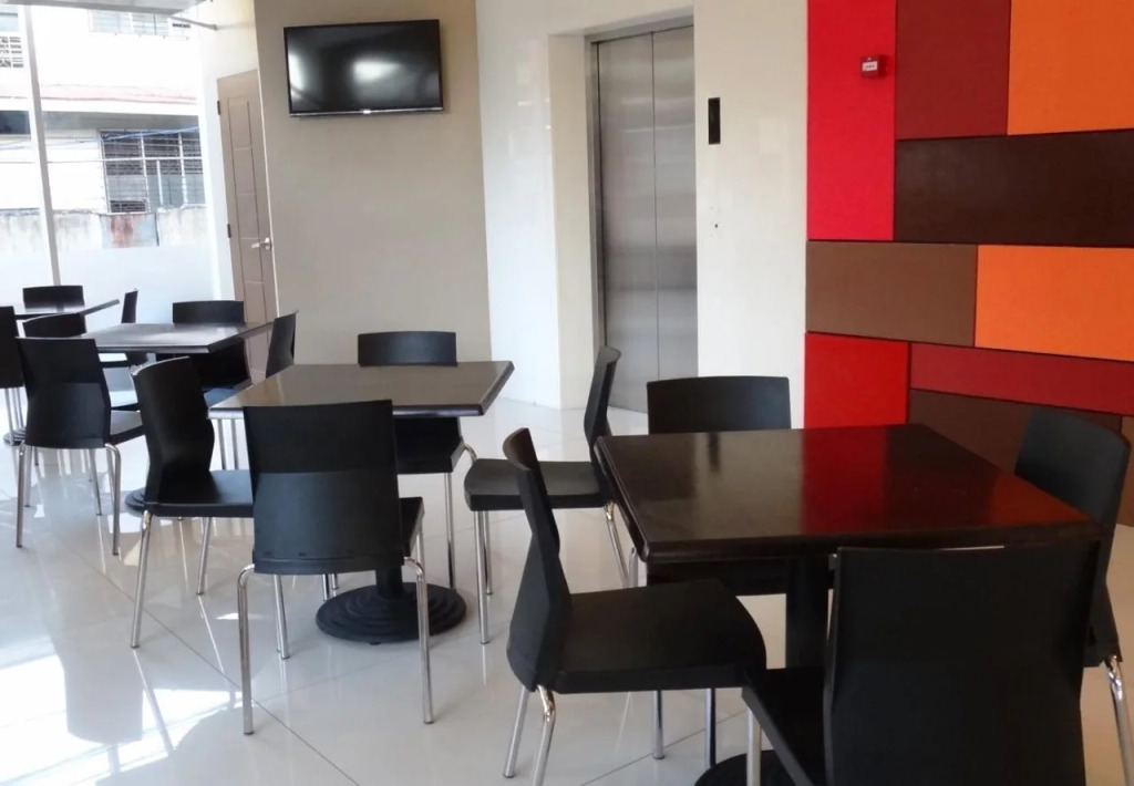 Adelfa Hotel
