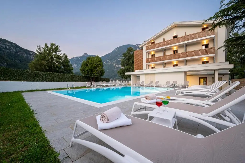 HOTEL TRILAGO