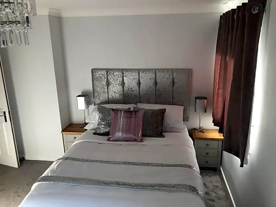 Old Hunters Lodge Whipsnade Limited