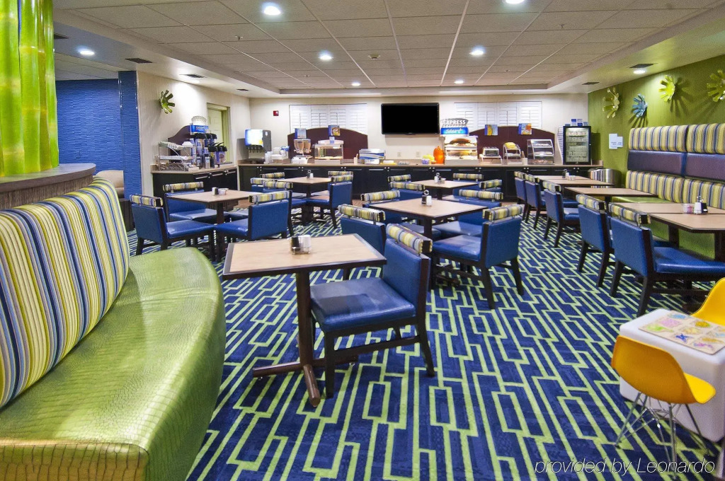 Holiday Inn Express & Suites Plant City by IHG