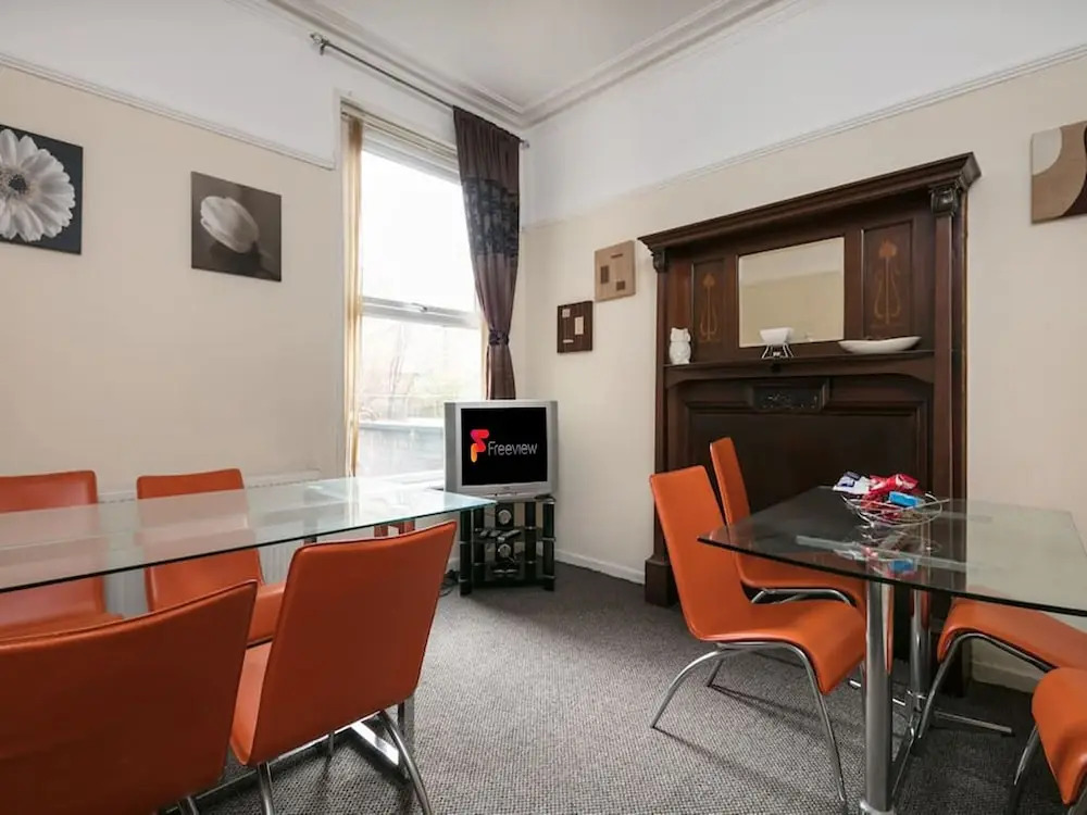 6 Bedroom Chorlton Townhouse