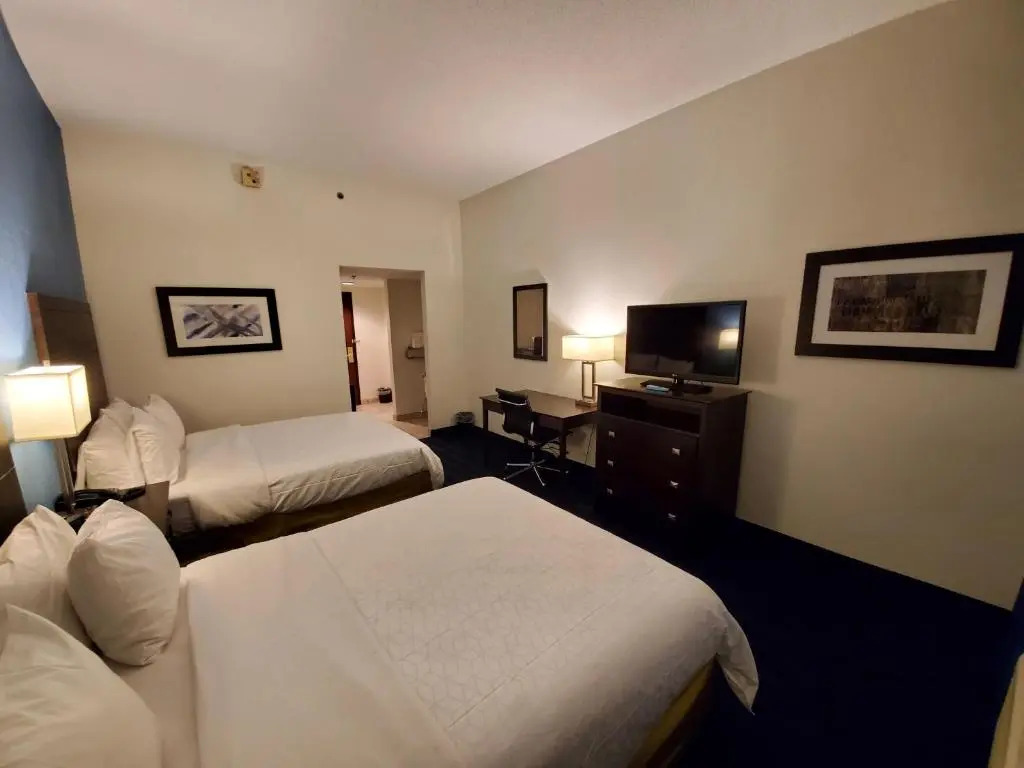 Holiday Inn Express St. Louis Arpt - Maryland Hgts