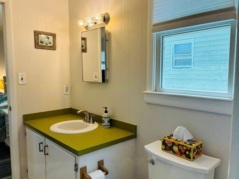 Lime Inn 4 Bedroom Home by RedAwning