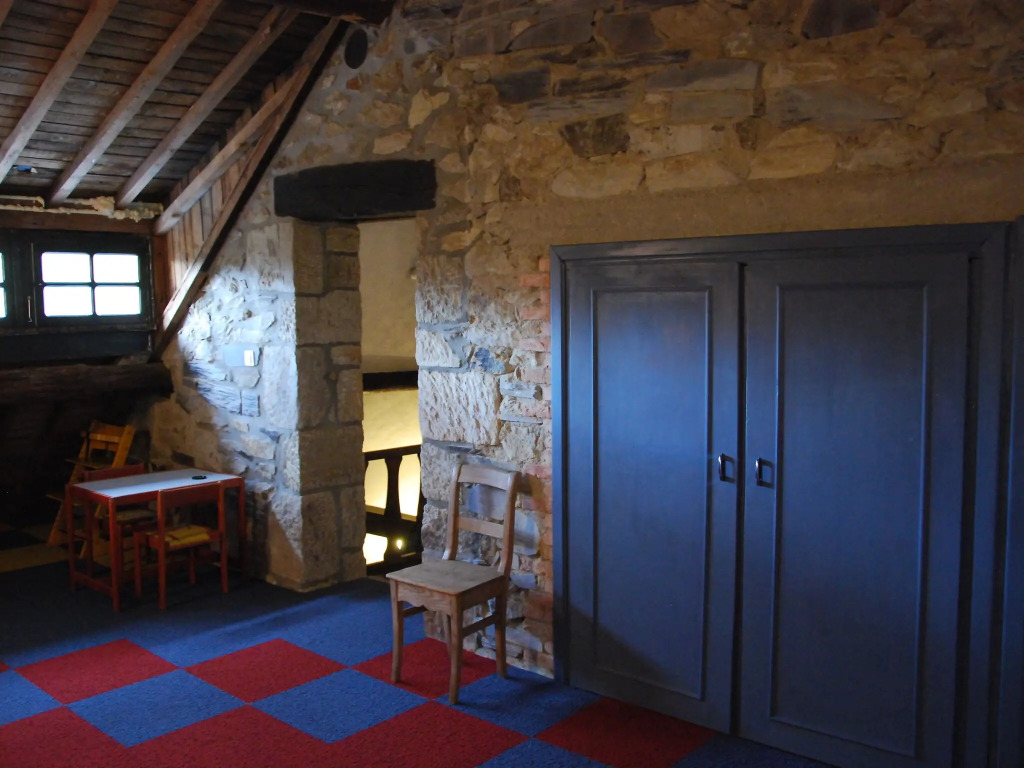Large hunting lodge with enormous beautiful garden