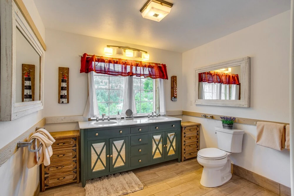 Stunning Ouray Escape w/ Panoramic Mountain Views!