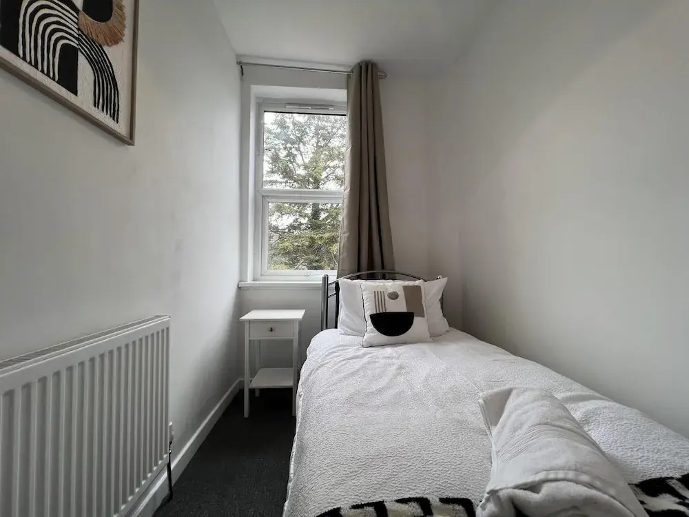 Bristol - 4 Beds - Sleeps 7 - For Groups - Garden