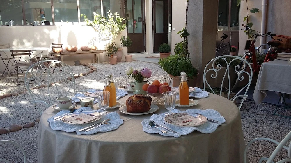 CHAMBRES DHÔTES LOréliane en Provence SPA