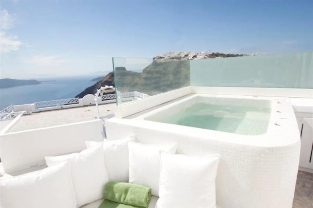Allure Suites
